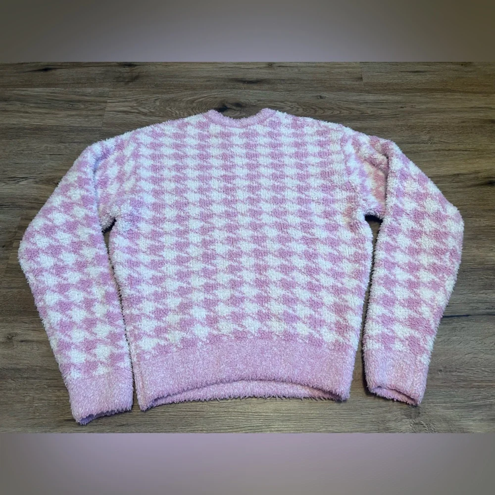 SKIMS Pink and White Pajama Set - Picture 9 of 15